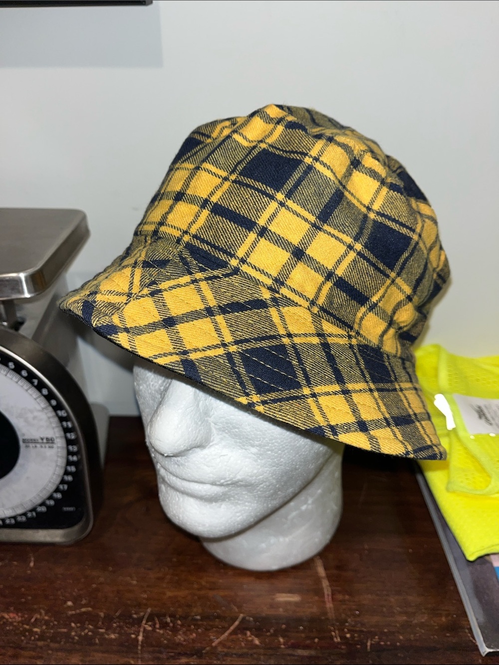 Forever 21 Unisex NWT Yellow Black Plaid Bucket Hat Pittsburgh Steelers Penguins